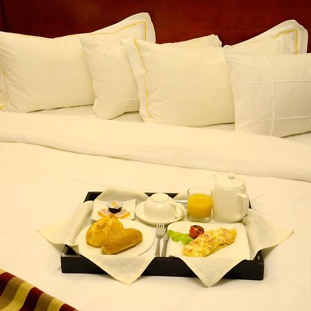 Hotel La Falaise Yaounde Bagian luar foto