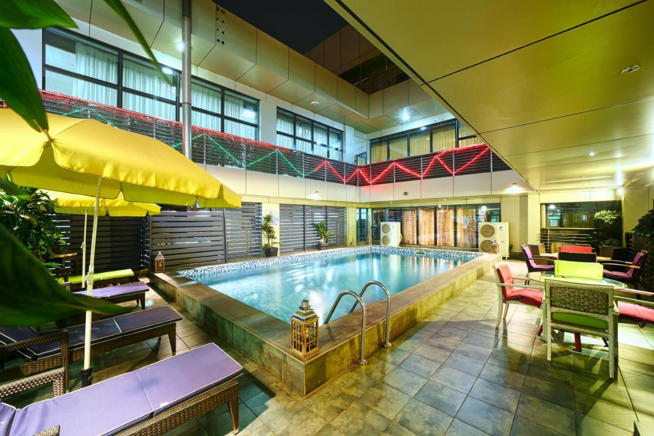 Hotel La Falaise Yaounde Bagian luar foto