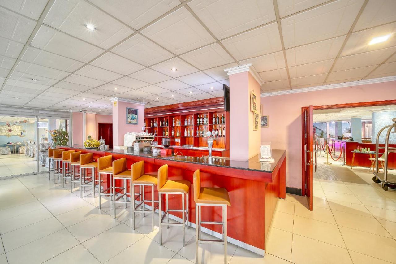 Hotel La Falaise Yaounde Bagian luar foto