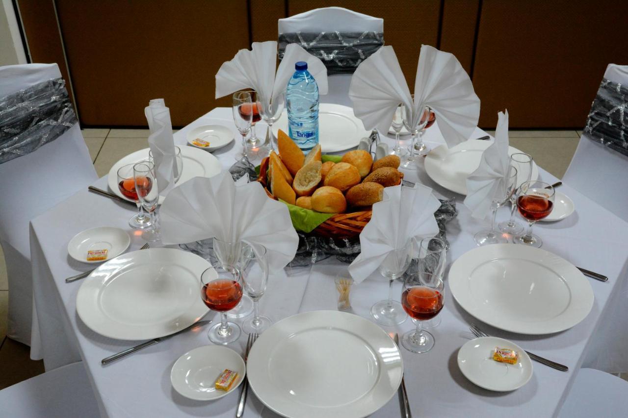 Hotel La Falaise Yaounde Bagian luar foto