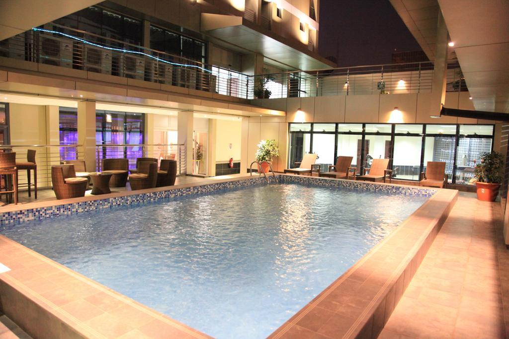 Hotel La Falaise Yaounde Bagian luar foto