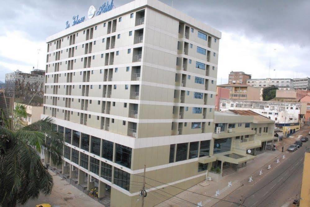 Hotel La Falaise Yaounde Bagian luar foto