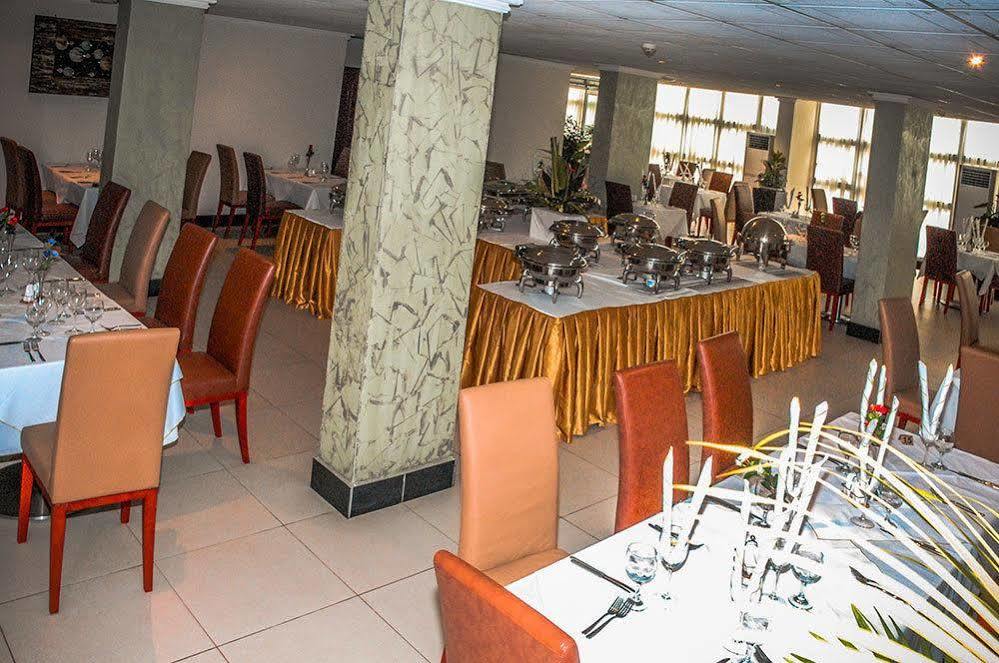 Hotel La Falaise Yaounde Bagian luar foto