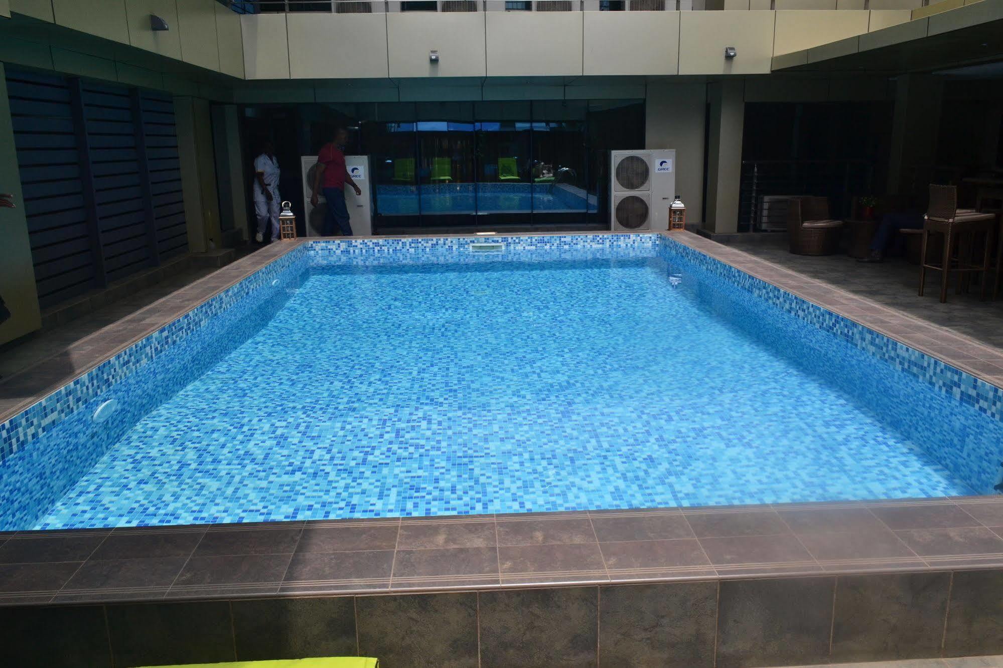 Hotel La Falaise Yaounde Bagian luar foto