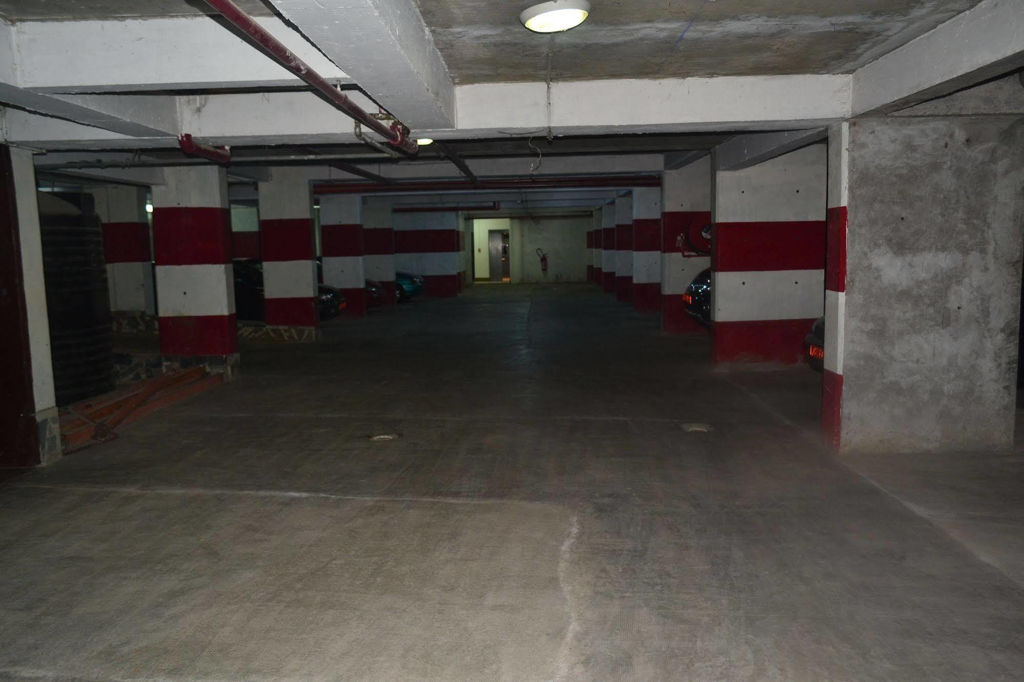 Hotel La Falaise Yaounde Bagian luar foto