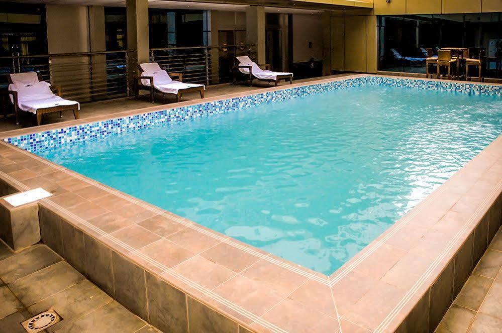 Hotel La Falaise Yaounde Bagian luar foto
