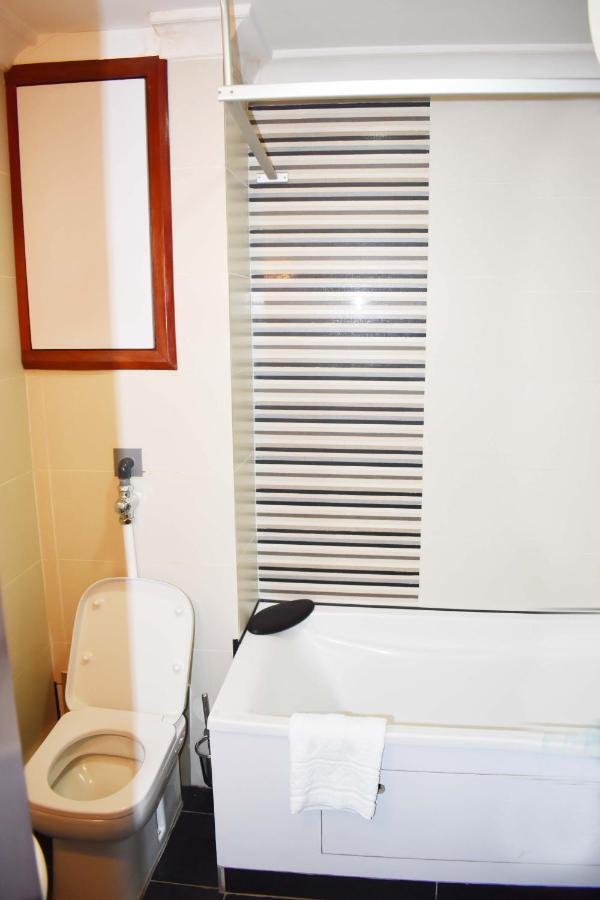 Hotel La Falaise Yaounde Bagian luar foto